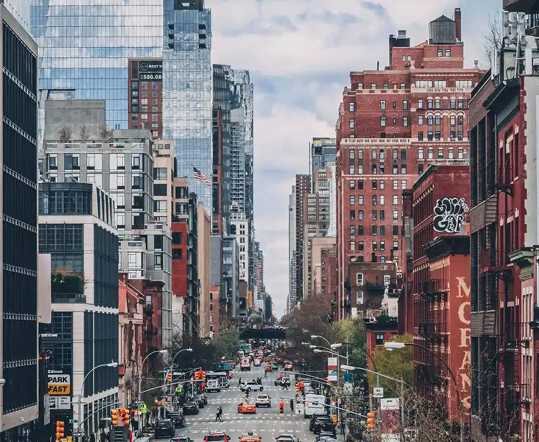 Manhattan avenue with traffic.